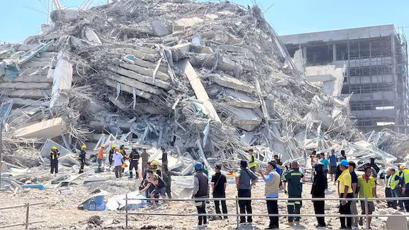 Myanmar junta asks for international aid after quake
