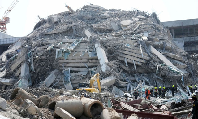 Rescuers dig for survivors after huge quake hits Myanmar, Thailand