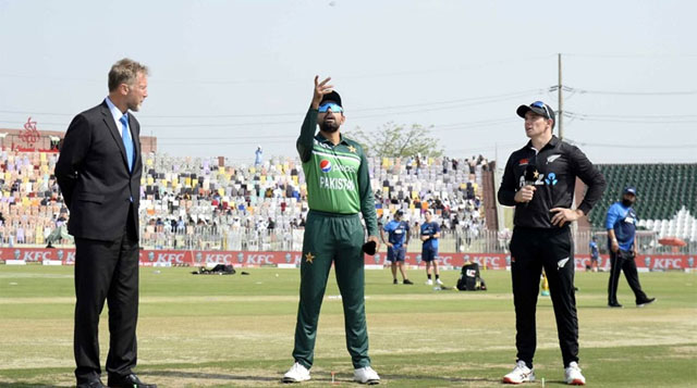 Pakistan win toss, bowl in first New Zealand ODI