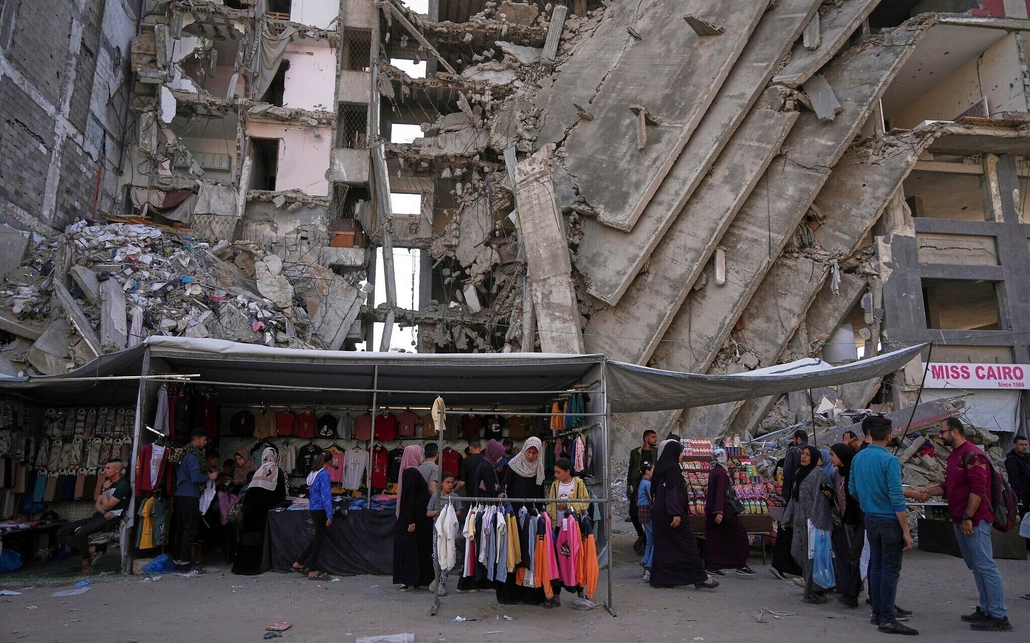 Hamas ready to release several hostages for Eid al-Fitr ceasefire - radio 