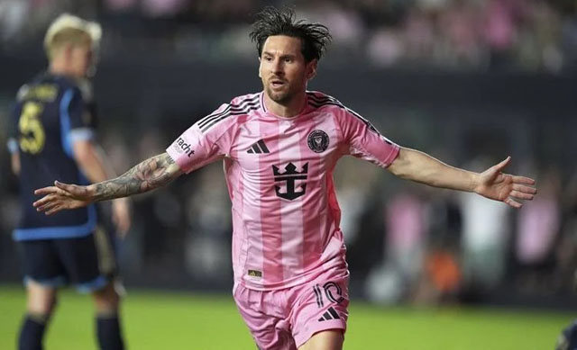 Messi returns - and scores inside two minutes