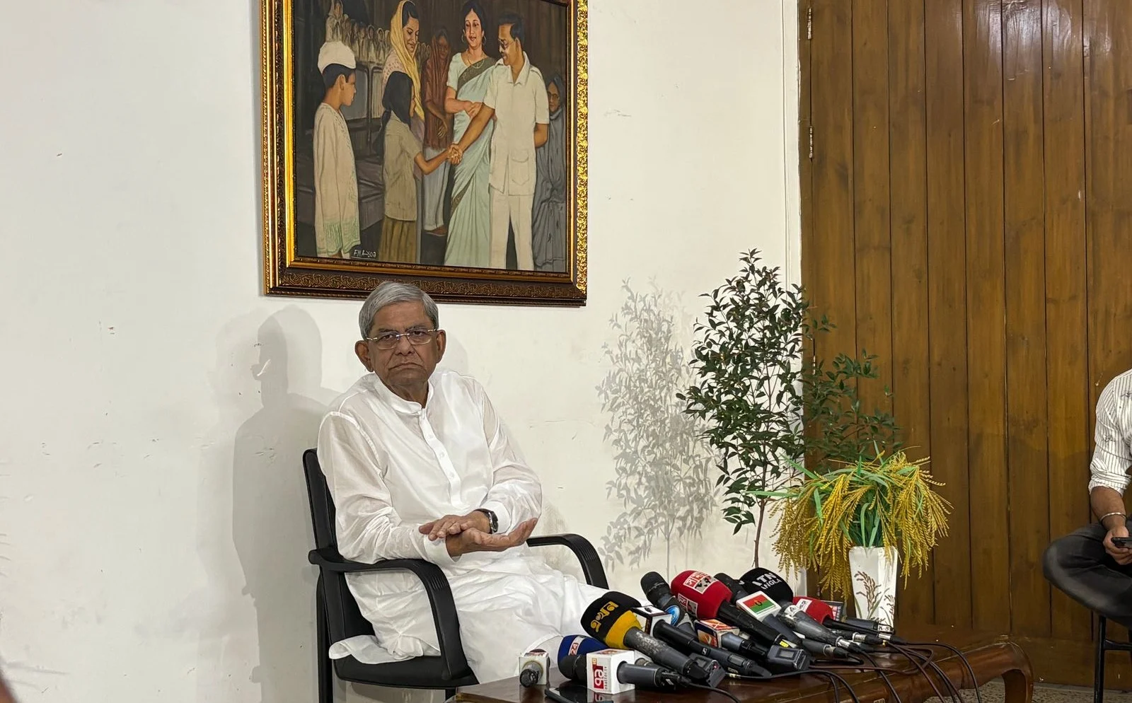 Khaleda Zia celebrates Eid with family in London after 8 yrs: Mirza Fakhrul