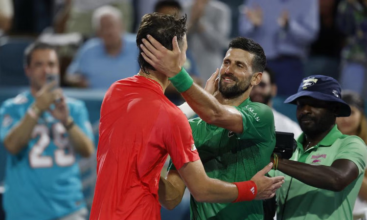 Djokovic refuses to discuss eye ailment after shock Miami loss