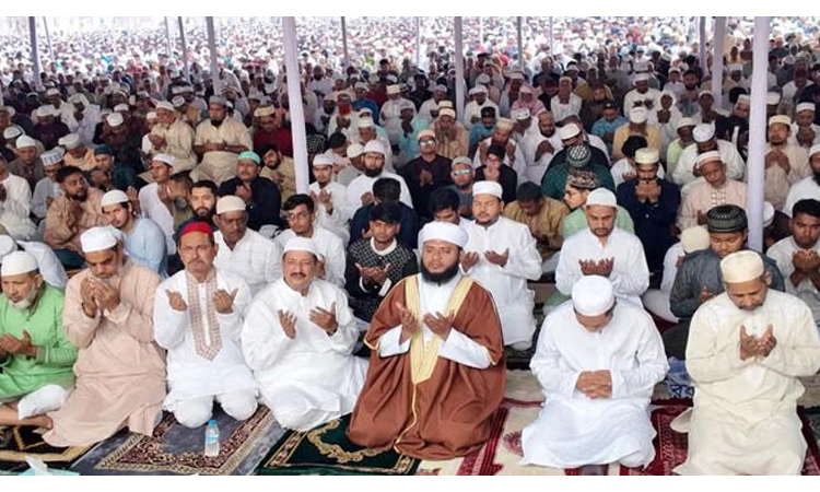 Rajshahi's main Eid jamat held at Shah Makhdum Eidgah