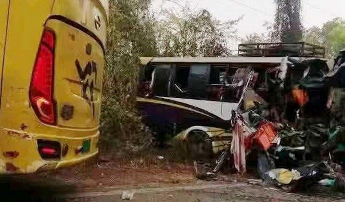 Road mishap kills five, injures 10 in Ctg