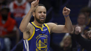 'Incredible' Curry scores 52 as Warriors down Grizzlies, Bucks edge Suns