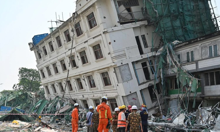 Man pulled alive from Myanmar quake rubble after five days: fire service