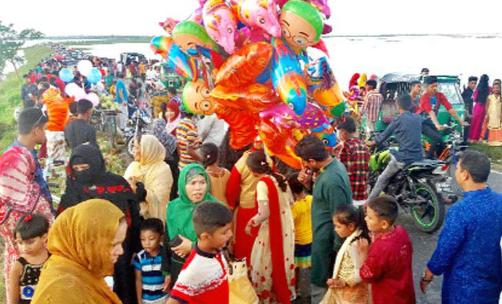 Amusement centres bustling with presence of people