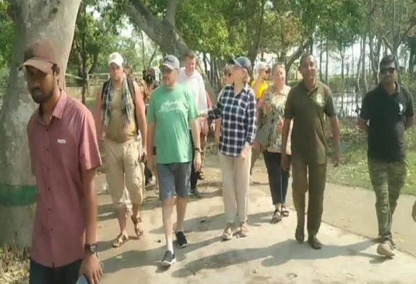 Russian envoy, 20 others visit Sundarbans