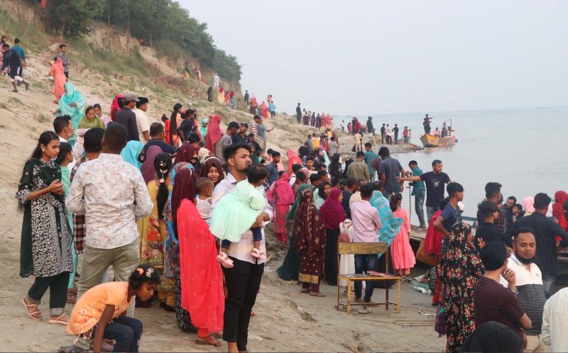 Amusement centres still bustling with onrushing of people