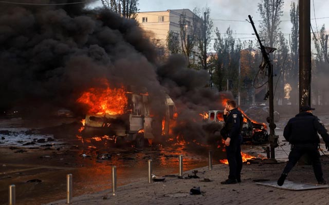 Explosions in Kyiv, 'missile attack' ongoing: city's mayor
