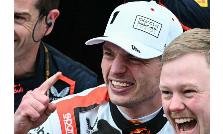 Verstappen wins Japanese GP to close championship gap on Norris