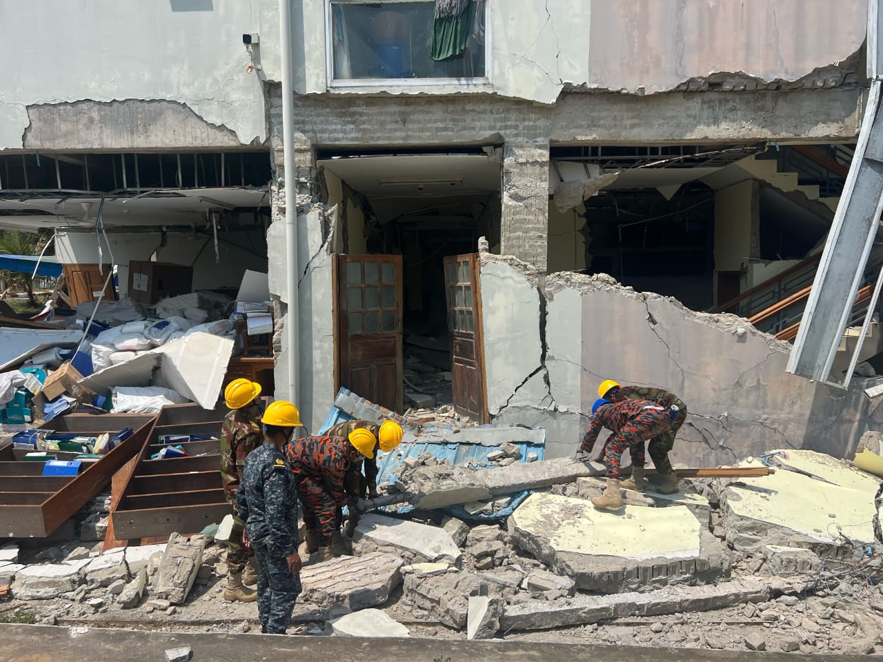 Armed forces continues rescue operation for Myanmar's earthquake victims