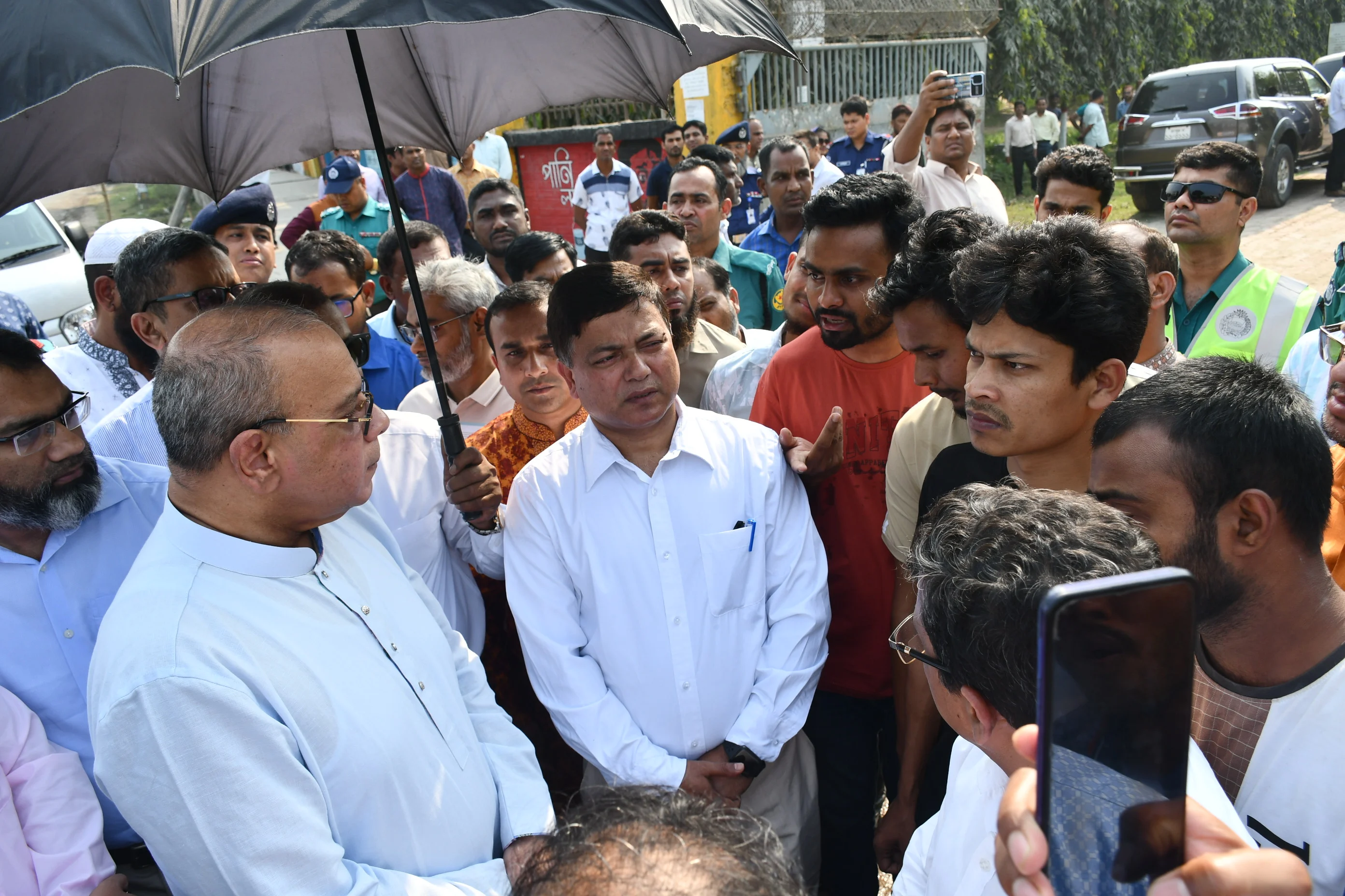 Chief Justice visits Shaheed Abu Sayeed's family in Babanpur village