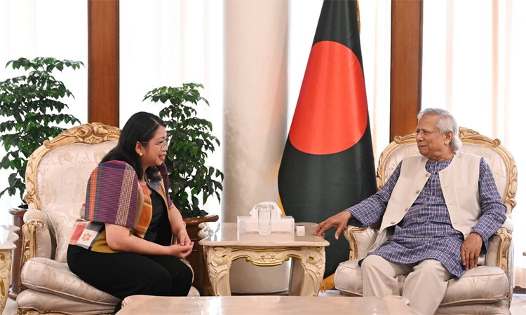 Philippine envoy meets Chief Adviser