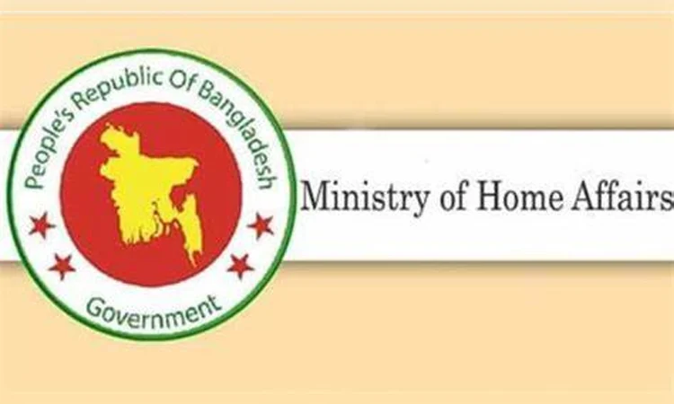 Six police officials transferred