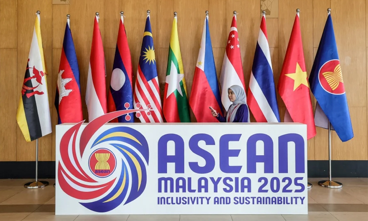 ASEAN chief urges 'boldly' integrating region's economies amid US tariff worries