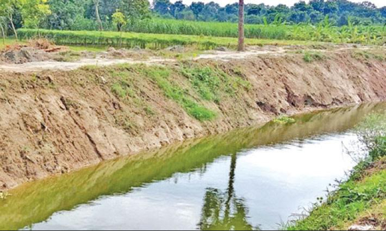 Surface water conservation essential to mitigate water crisis in Barind: Experts