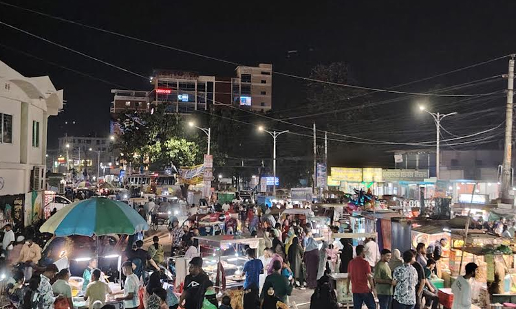 Baitun-Nur-Mosque area turns into buzzing street food haven
