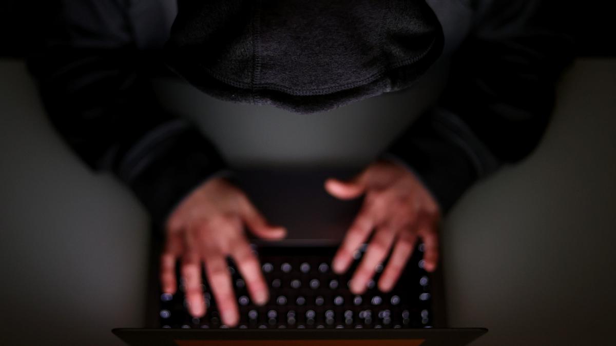 UK watchdog probes online suicide forum