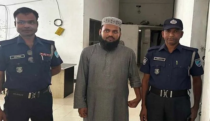 Mufti Ebadul sent to jail for derogatory comments on Khalda Zia