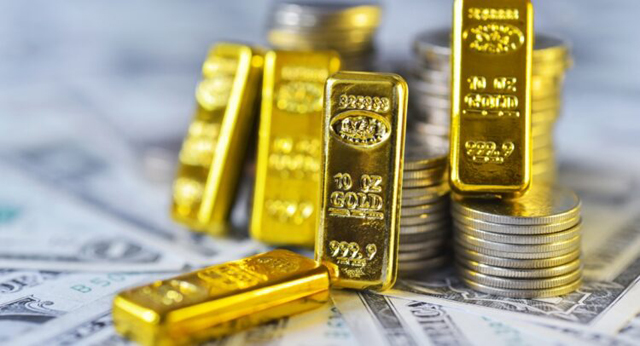 Stocks, dollar sink and gold hits record as Trump tariff panic returns