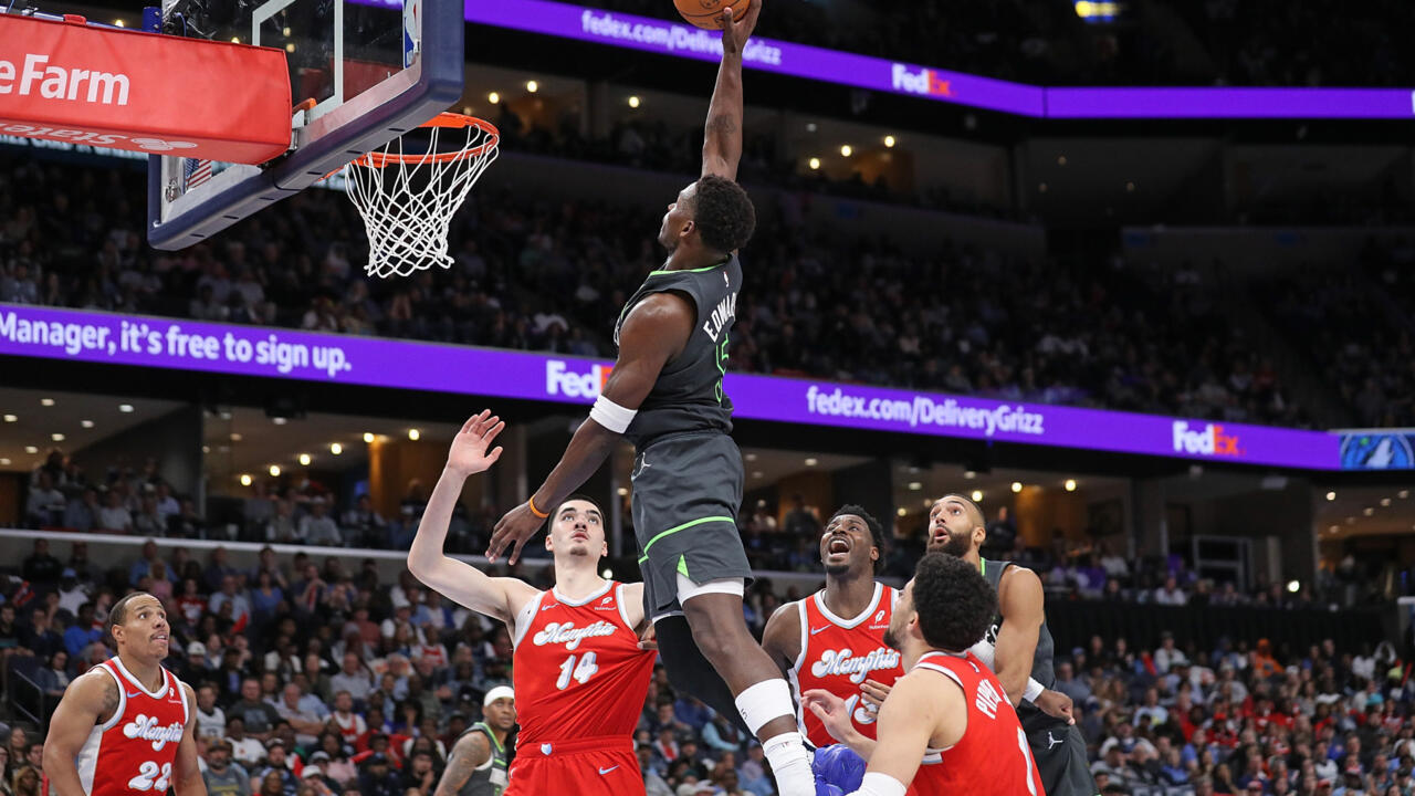 Edwards leads Wolves past Grizzlies as playoff race heats up