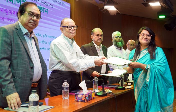 Land Adviser for ensuring public service with honesty