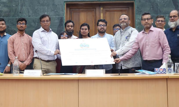 DU VC stresses on taking collective efforts to keep environment healthy