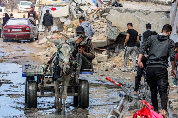 Hamas says 'lost contact' with group holding Israeli-American hostage after strike