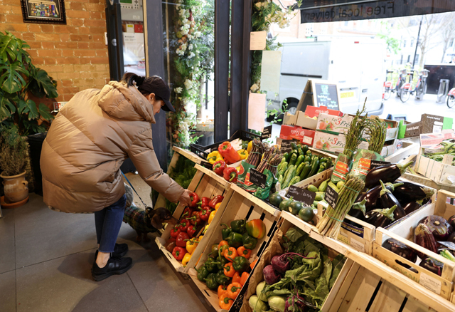 UK inflation slows more than expected to 2.6% in March