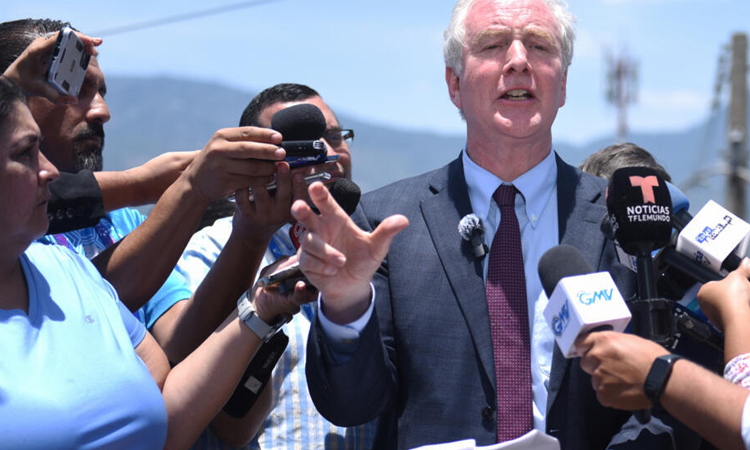 El Salvador rejects US senator's plea to free wrongly deported migrant