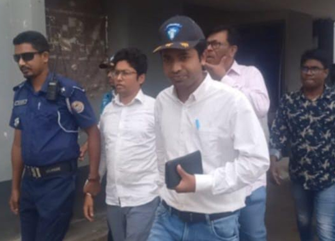 ACC arrests five, including four officials of Dist. Accounts Office  