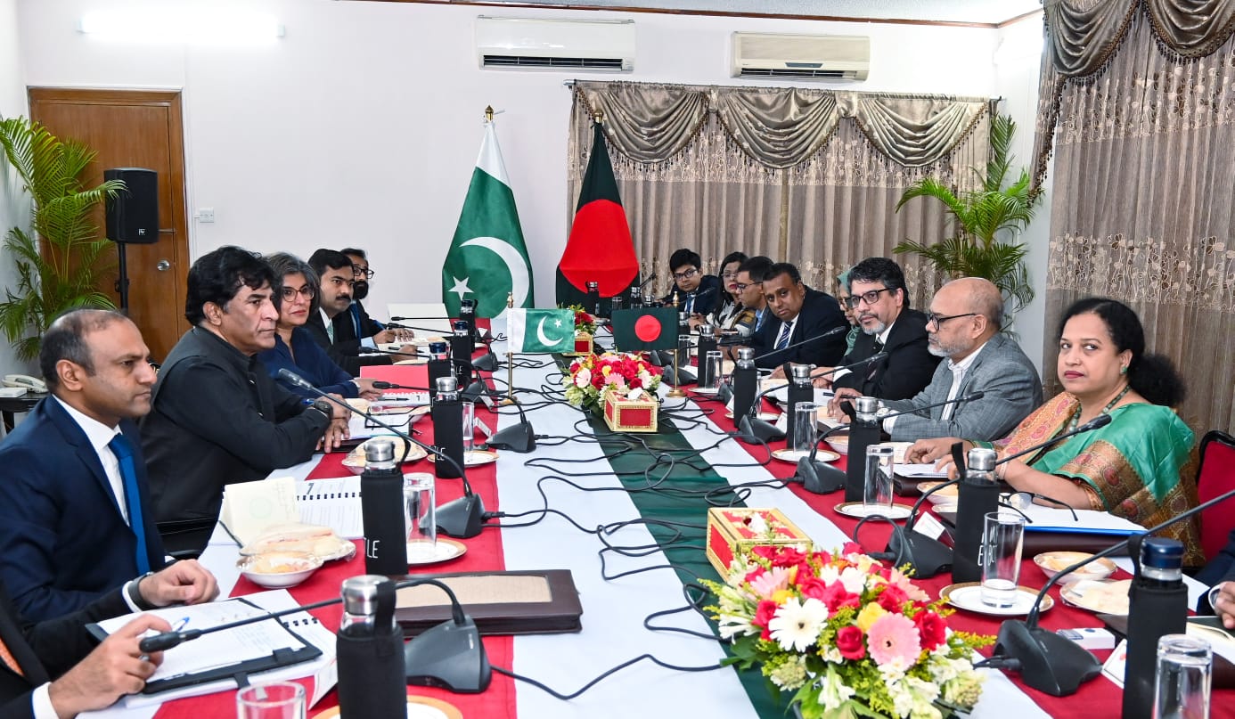 Foreign relation analysts await Dhaka-Islamabad FOC follow up at political level
