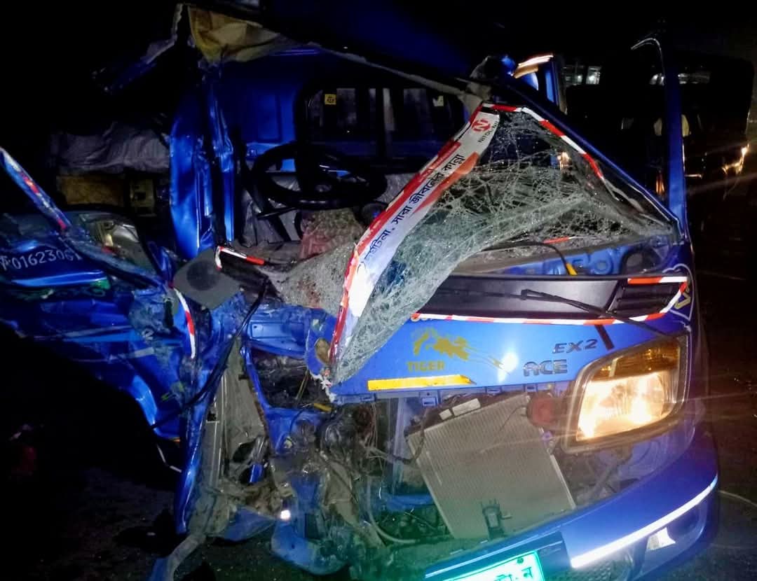 4 killed, 13 injured in truck-pickup collision in Habiganj