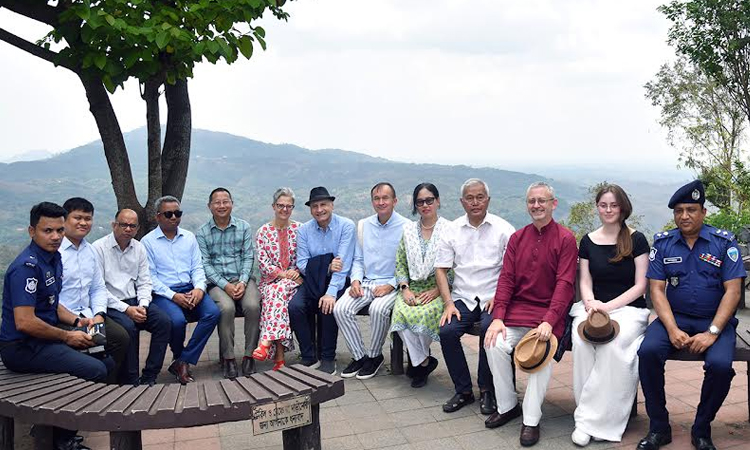 EU delegation pays courtesy call on Supradip in Bandarban