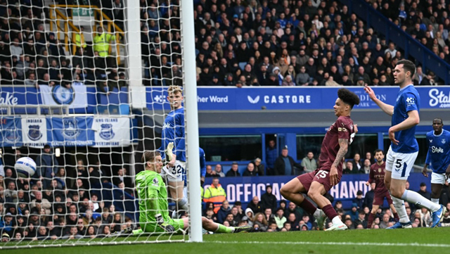 Man City boost top five bid, Aston Villa thrash in-form Newcastle