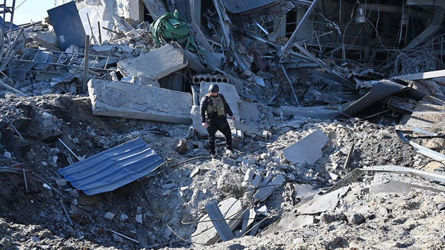 Russians in Moscow question logic of Easter truce