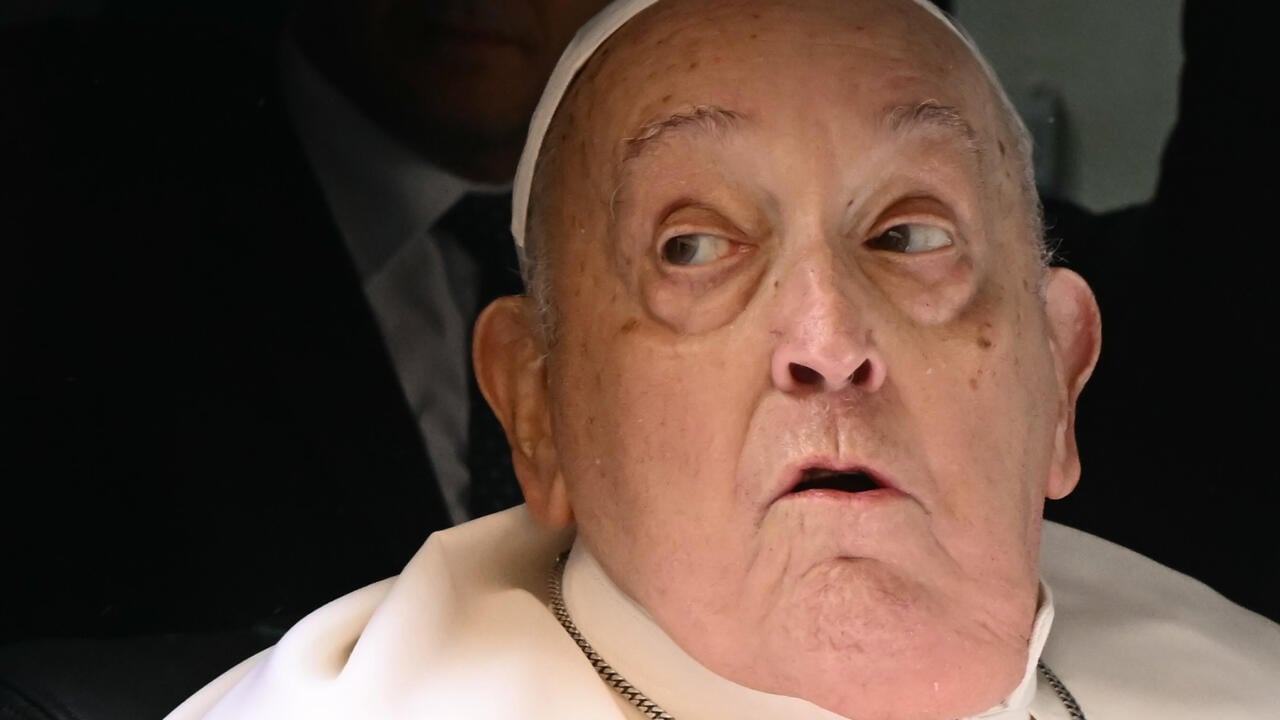 Recovering pope expected to delight crowds at Easter Sunday mass