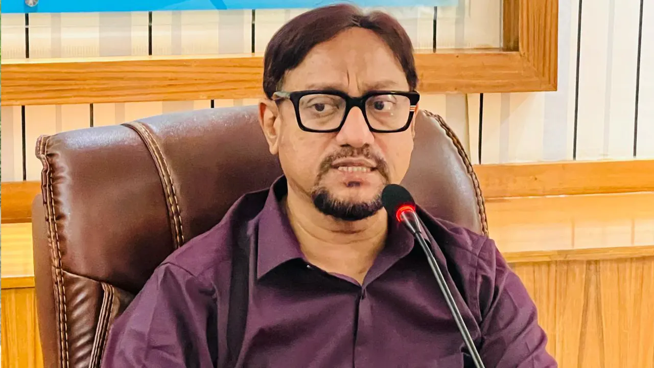 Hawker management essential to ease traffic congestion in Ctg: Mayor