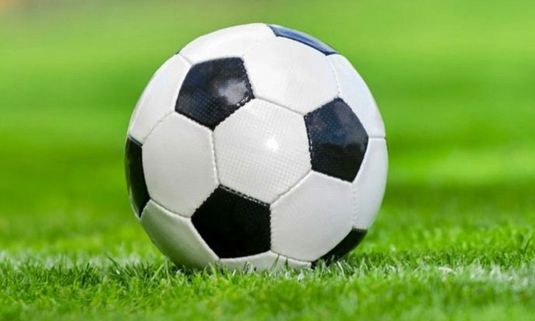 Heavy shower halts Federation Cup final 