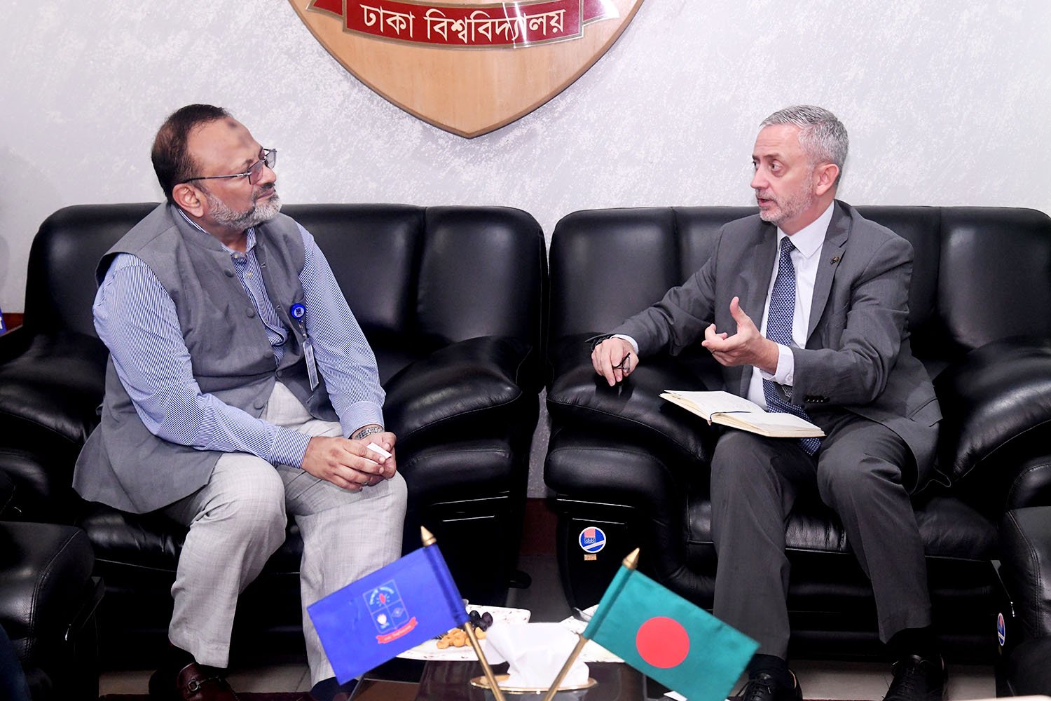 EU Ambassador calls on DU VC