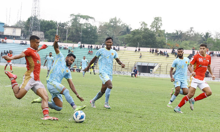 Federation Cup final postponed due to insufficient light 