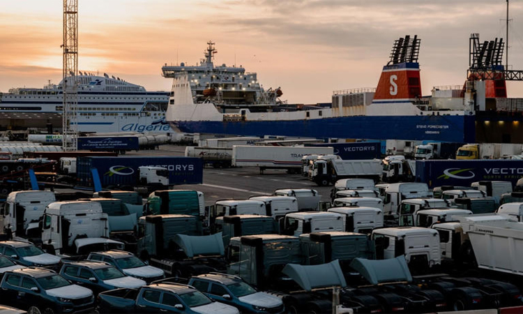 Volvo Group profit slumps on tariff uncertainty