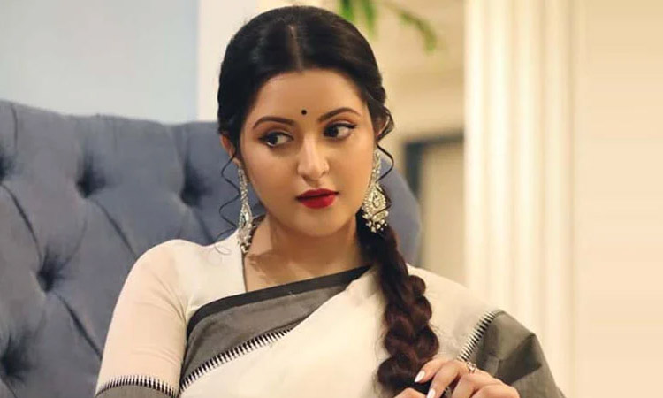 Pori Moni sues former maid, four media outlets