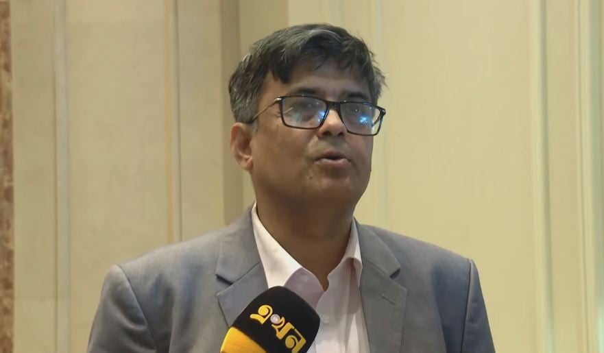 Govt to set up land-based LNG terminal soon: Alam