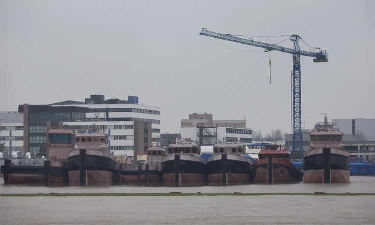 Dutch probe largest shipyard on corruption, sanctions charges