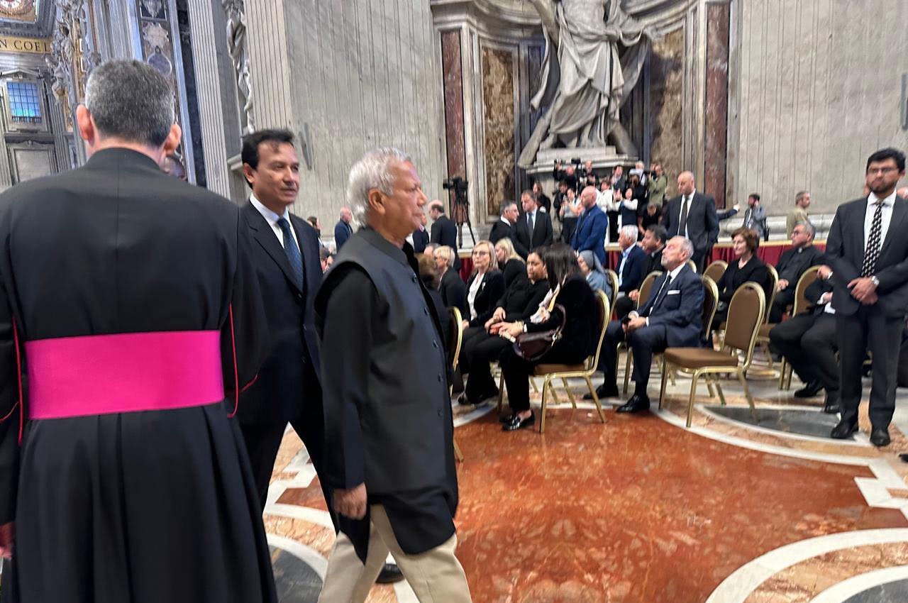 Chief Adviser pays homage to Pope Francis