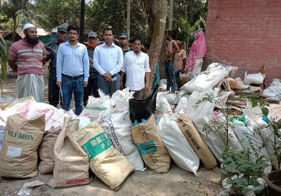 One metric ton polythene seized in Gopalganj