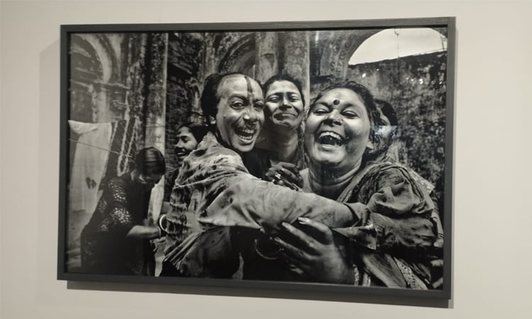 Photo taken from Munem Wasif's solo visual art exhibition titled 'Gradually'. BSS